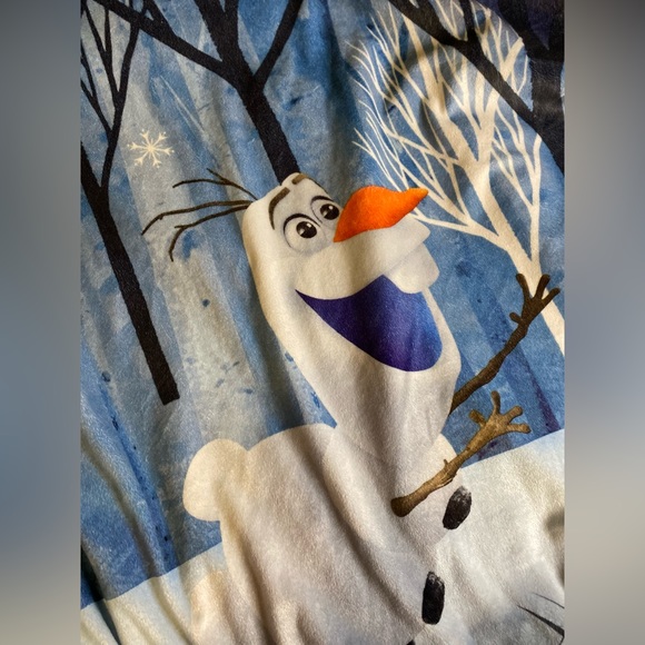 Frozen 2 Olaf fleece cape - Picture 10 of 10